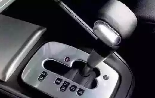 自動(dòng)檔車(chē)這樣開(kāi)提前報(bào)廢，多少老司機(jī)中招