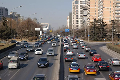 鬧市開車必學(xué)技巧，你會(huì)幾招？