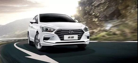 【愛(ài)車(chē)保養(yǎng)】下雨=洗車(chē)？！錯(cuò)！雨水毀車(chē)知多少！